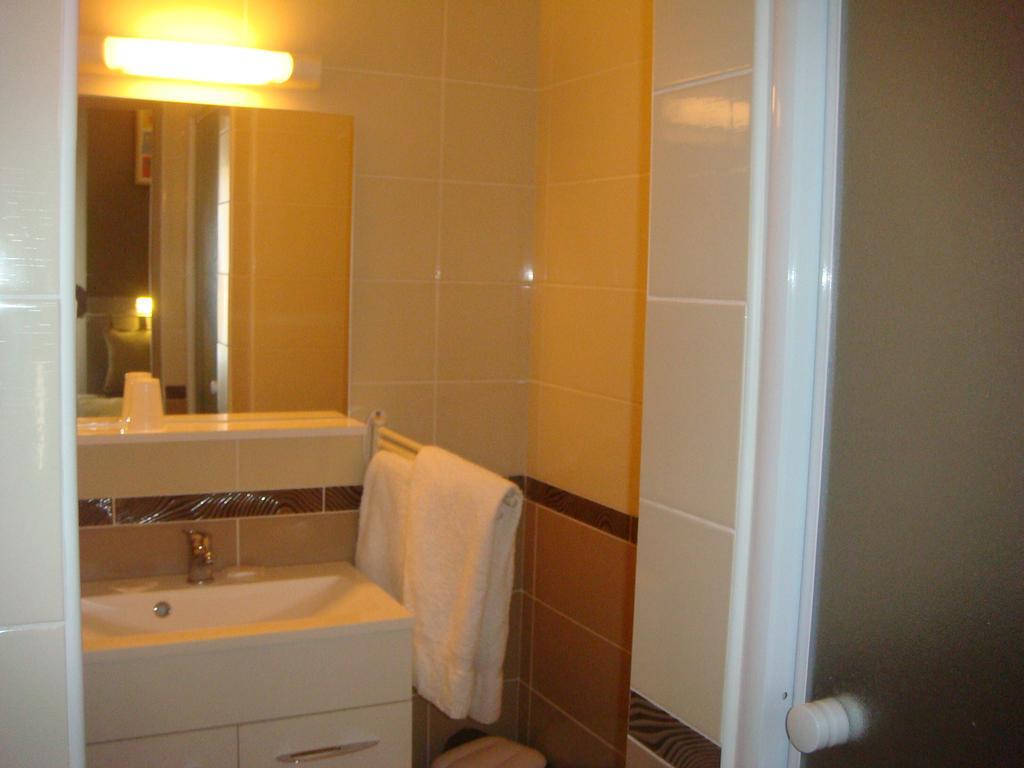 Hotel De L'Ariana Marseille Room photo